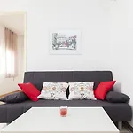 3 Bedroom Apartment Next To Plaza